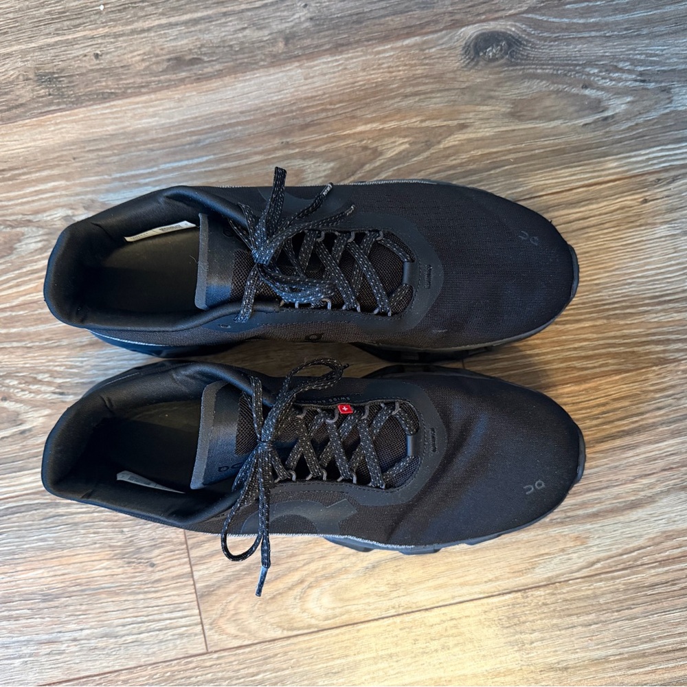 Men's Black Athletic Shoes